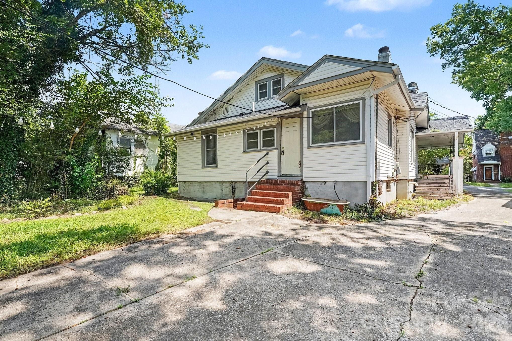 2828 Bon Air Avenue