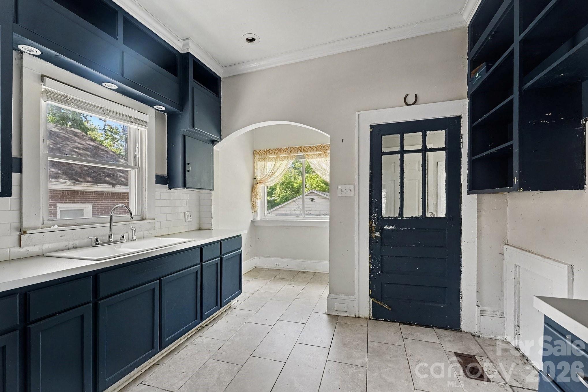 2828 Bon Air Avenue