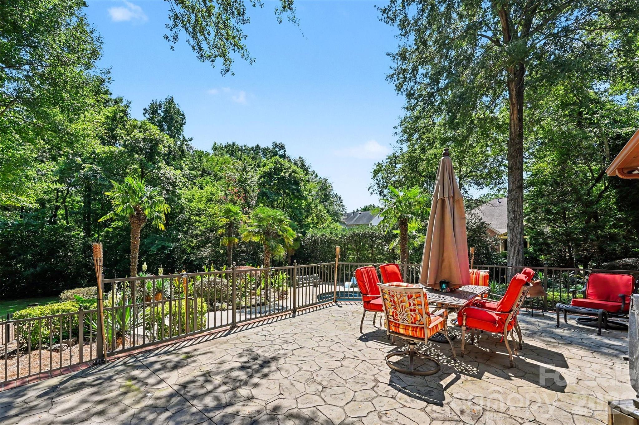 5625 Weddington Road