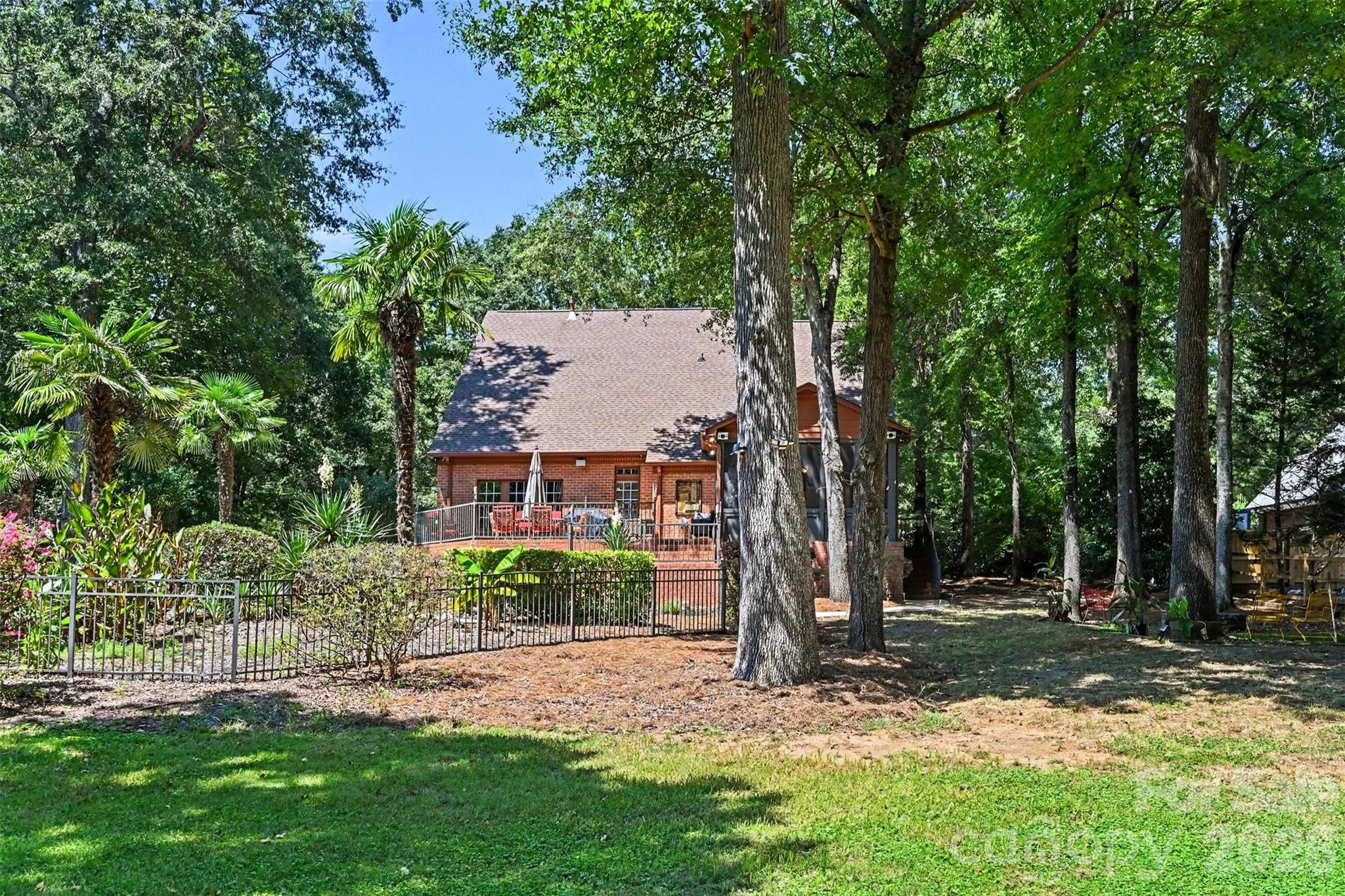5625 Weddington Road