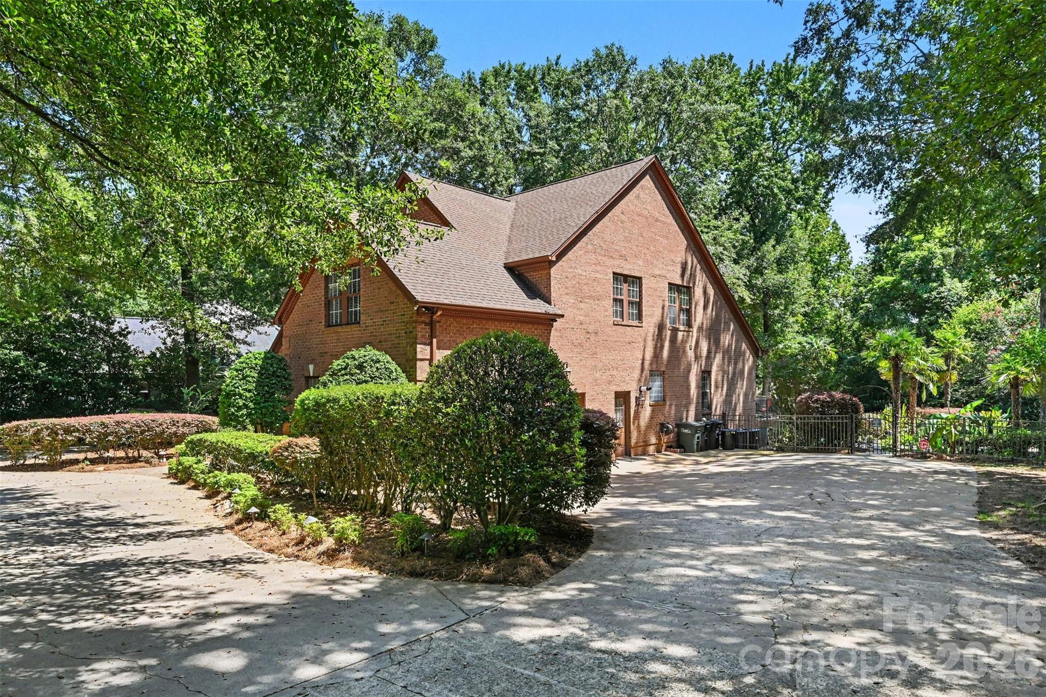 5625 Weddington Road