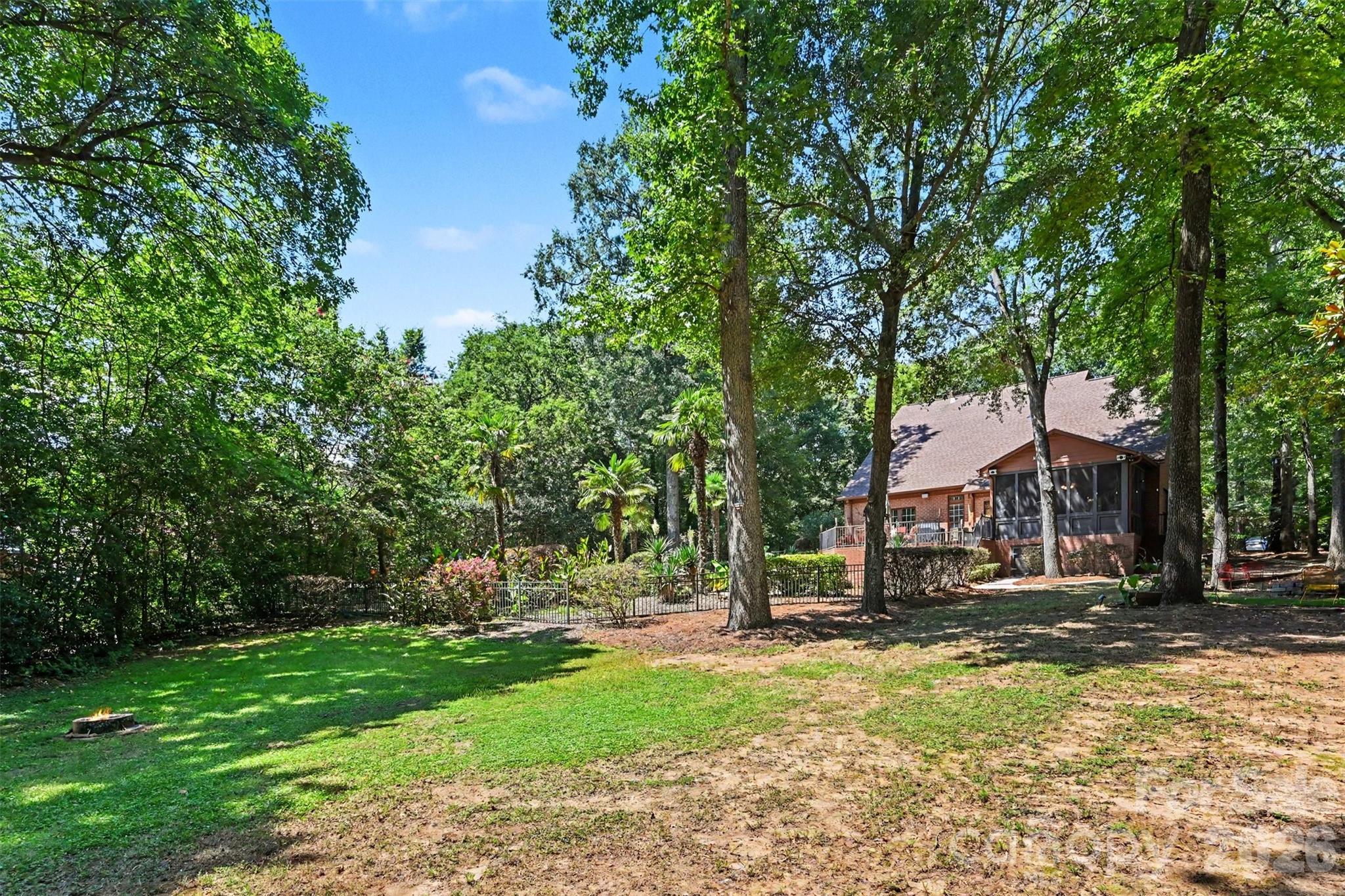 5625 Weddington Road