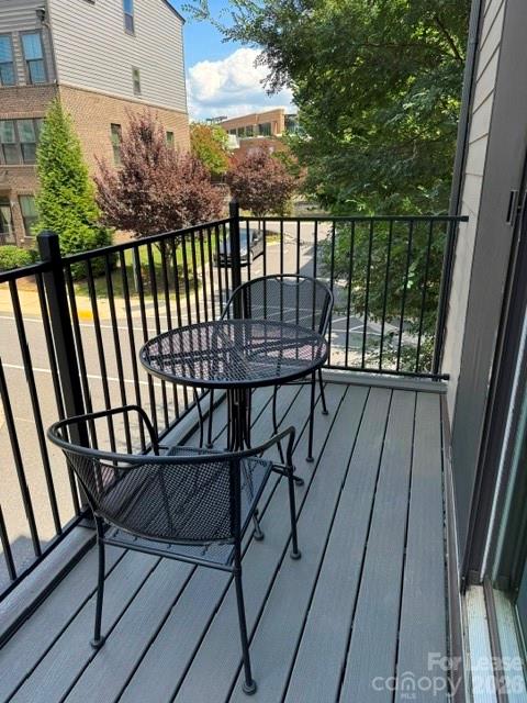 428 W Tremont Avenue