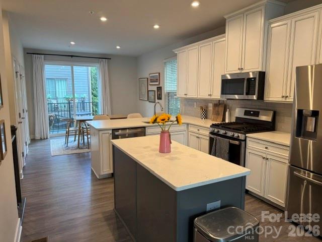 428 W Tremont Avenue
