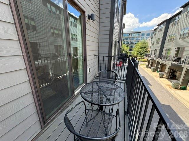 428 W Tremont Avenue