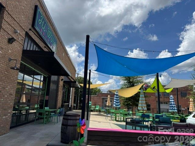 428 W Tremont Avenue
