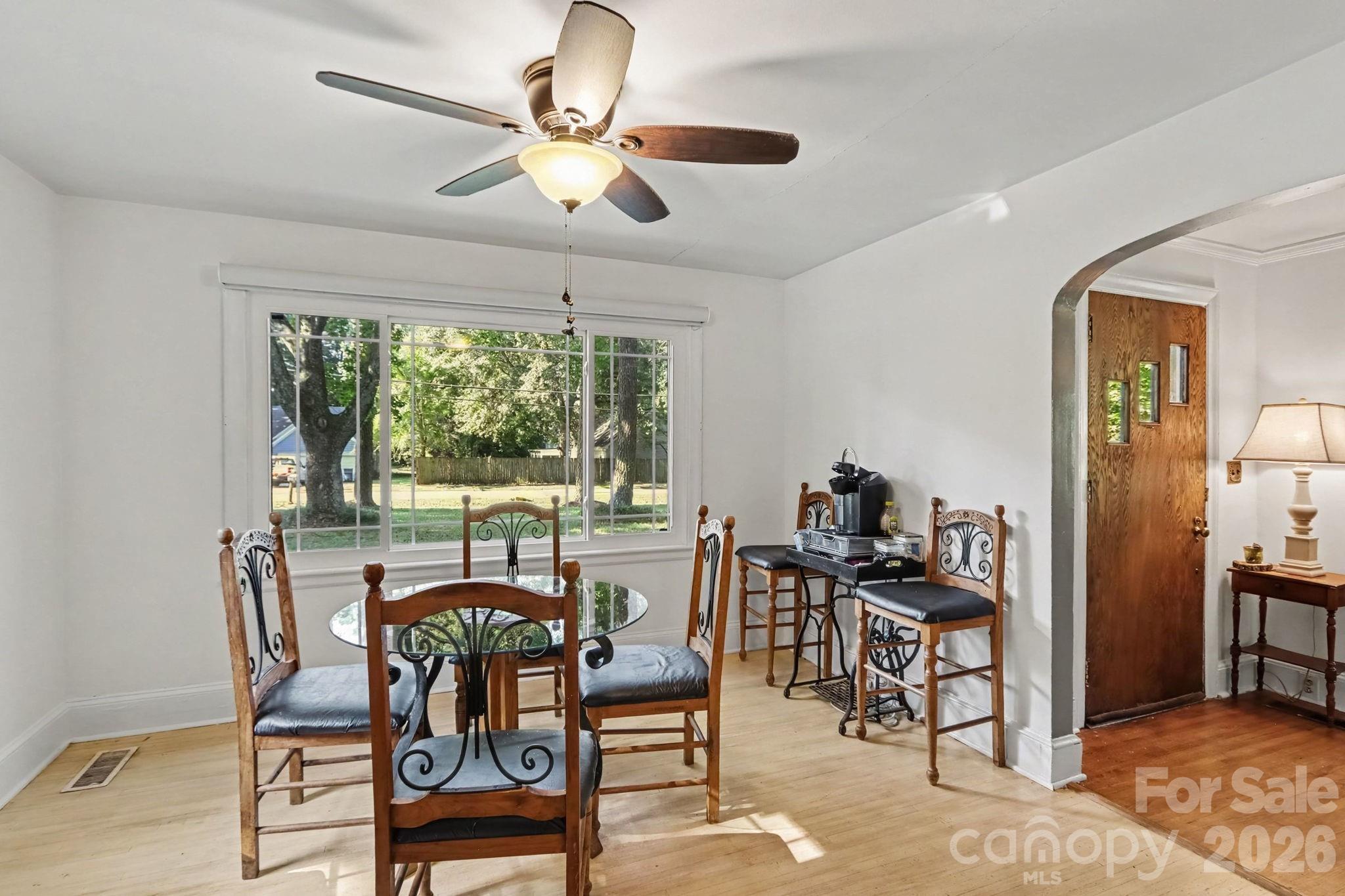 5528 Oak Drive