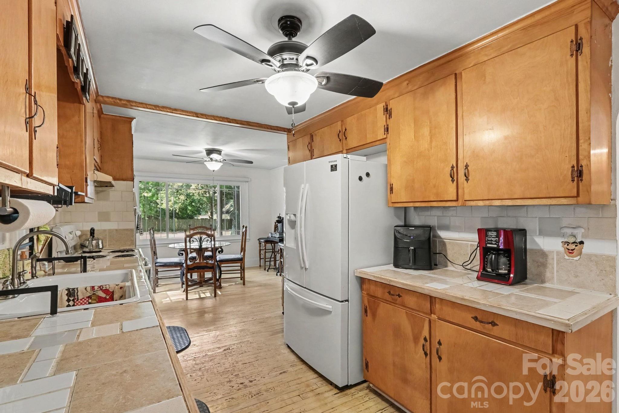 5528 Oak Drive