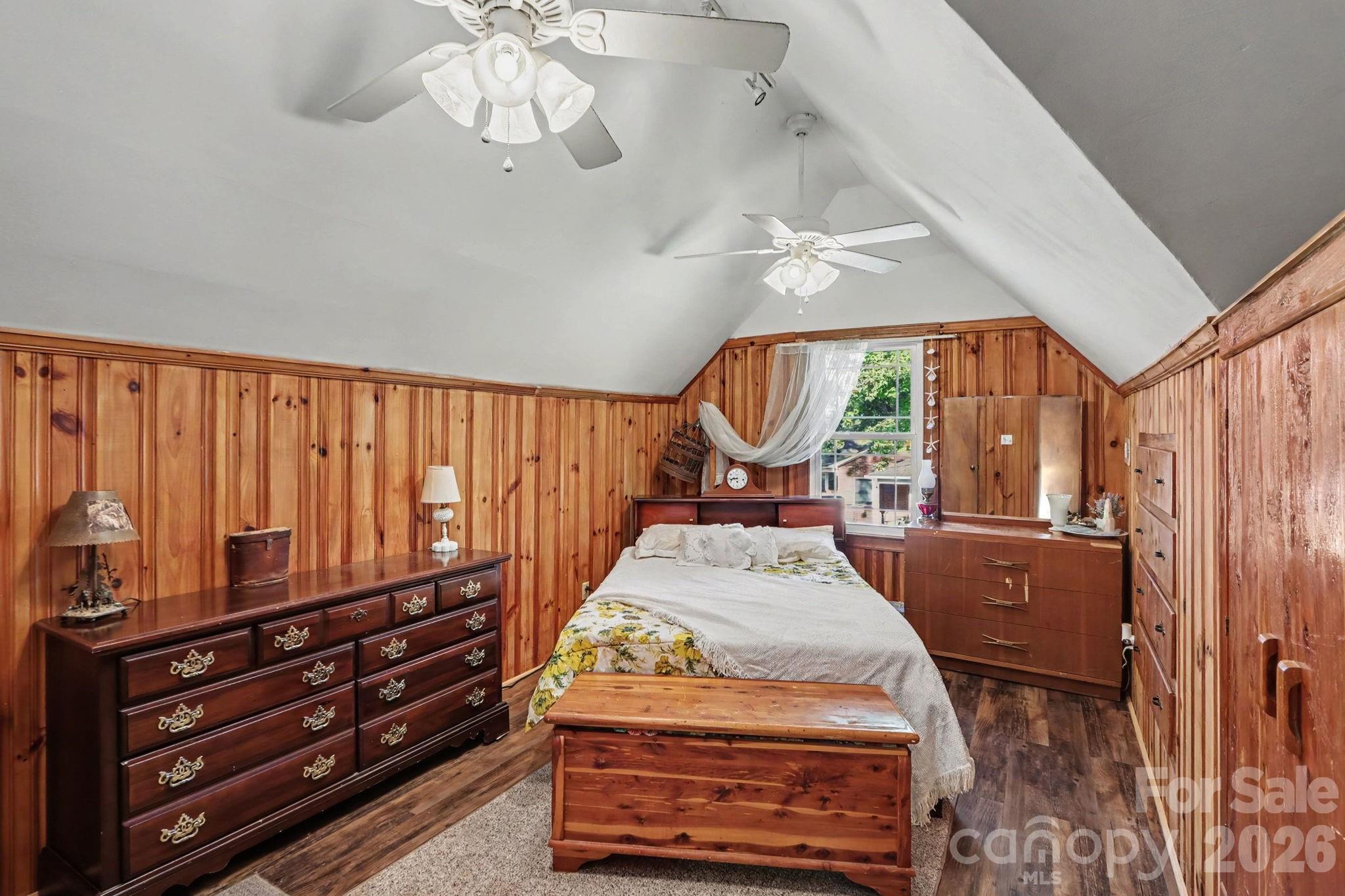 5528 Oak Drive