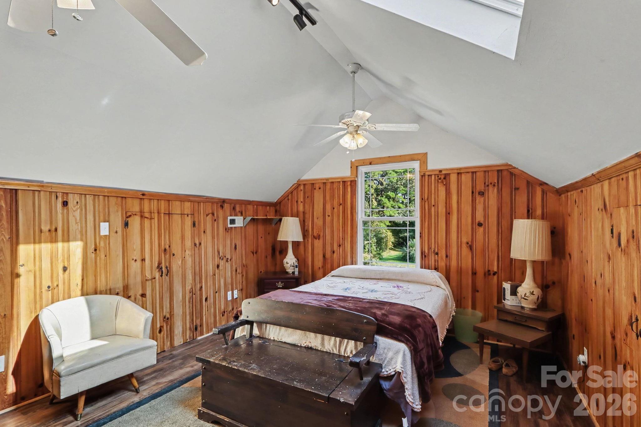 5528 Oak Drive