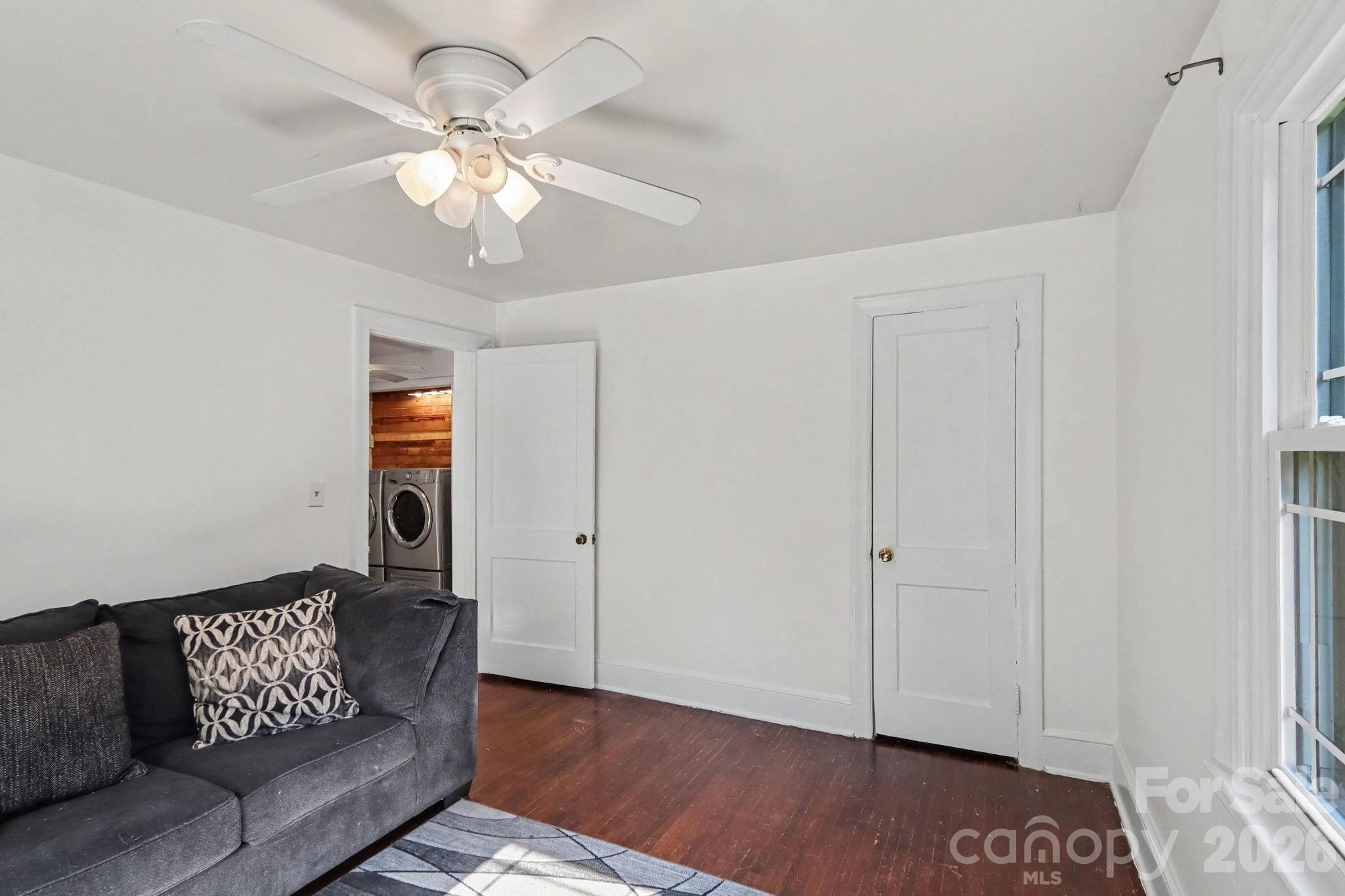 5528 Oak Drive