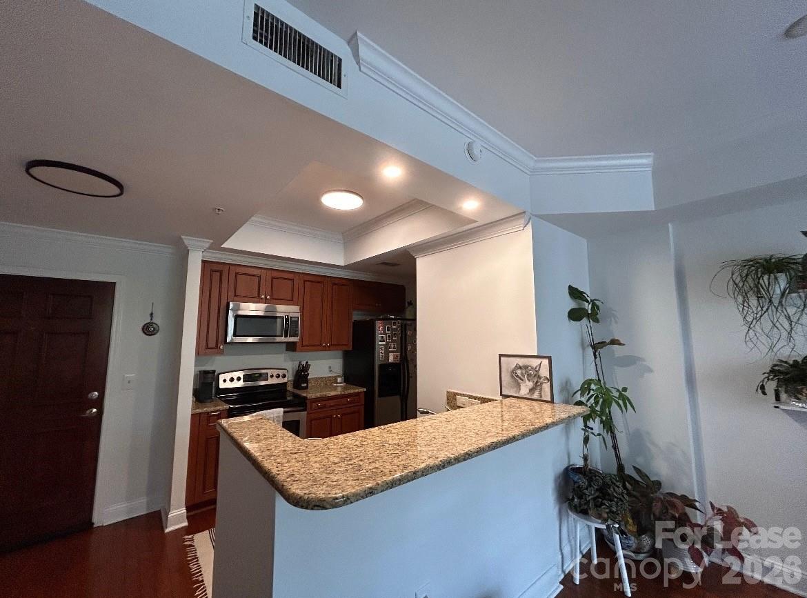 300 W 5th Street Unit: 250