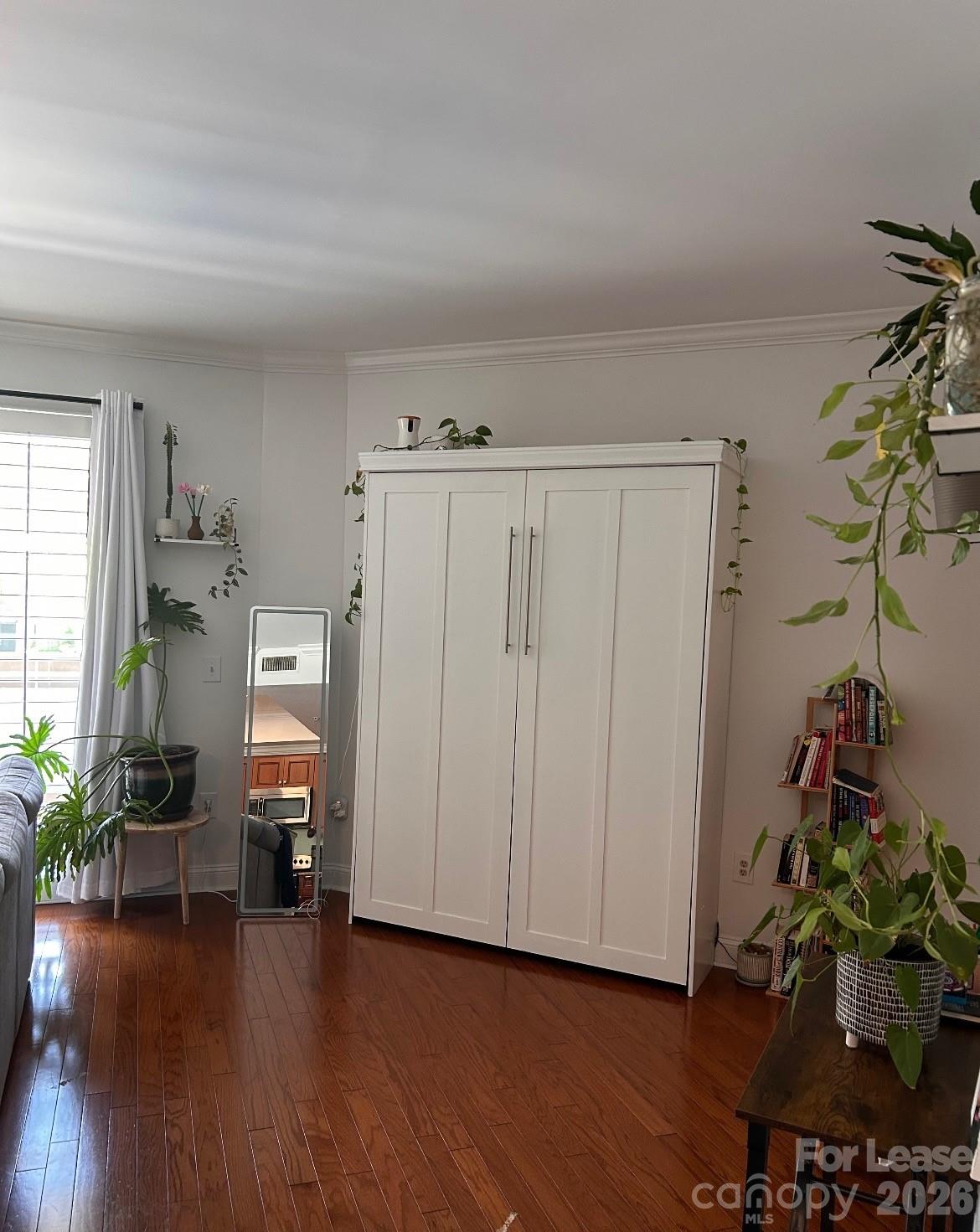 300 W 5th Street Unit: 250