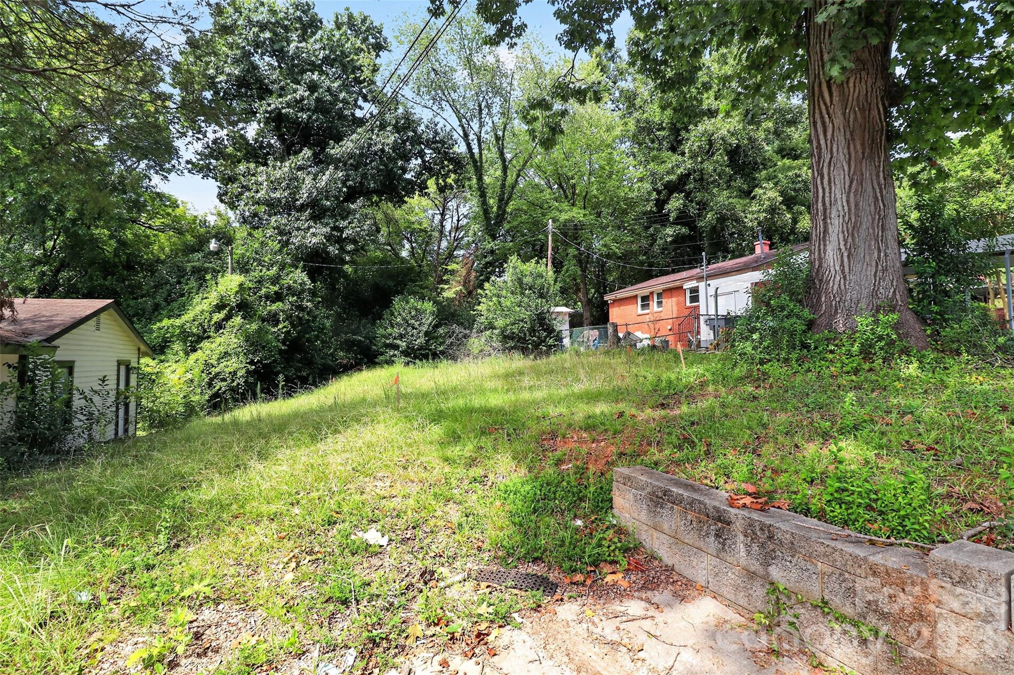 2011 Erie Street