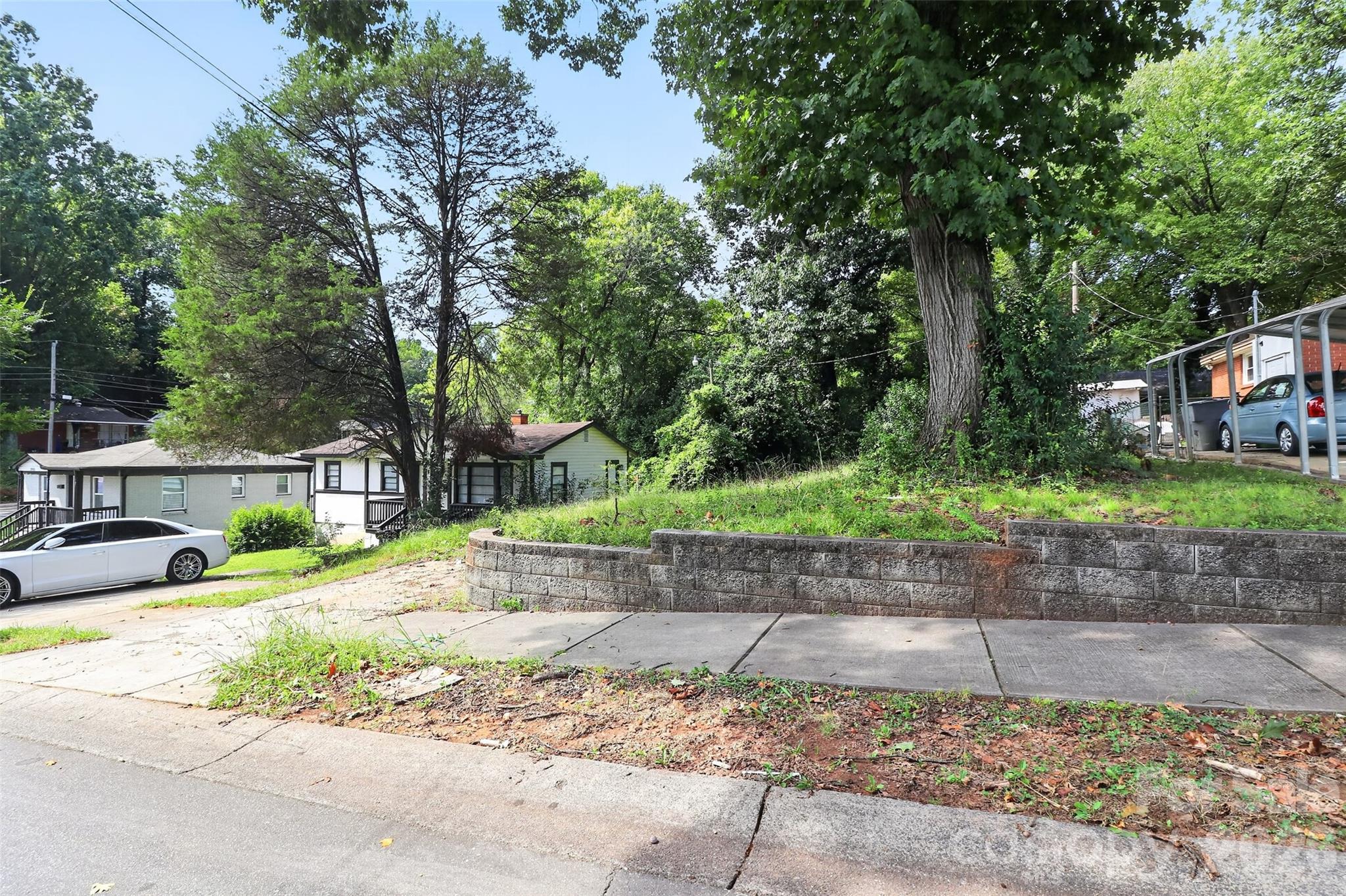 2011 Erie Street