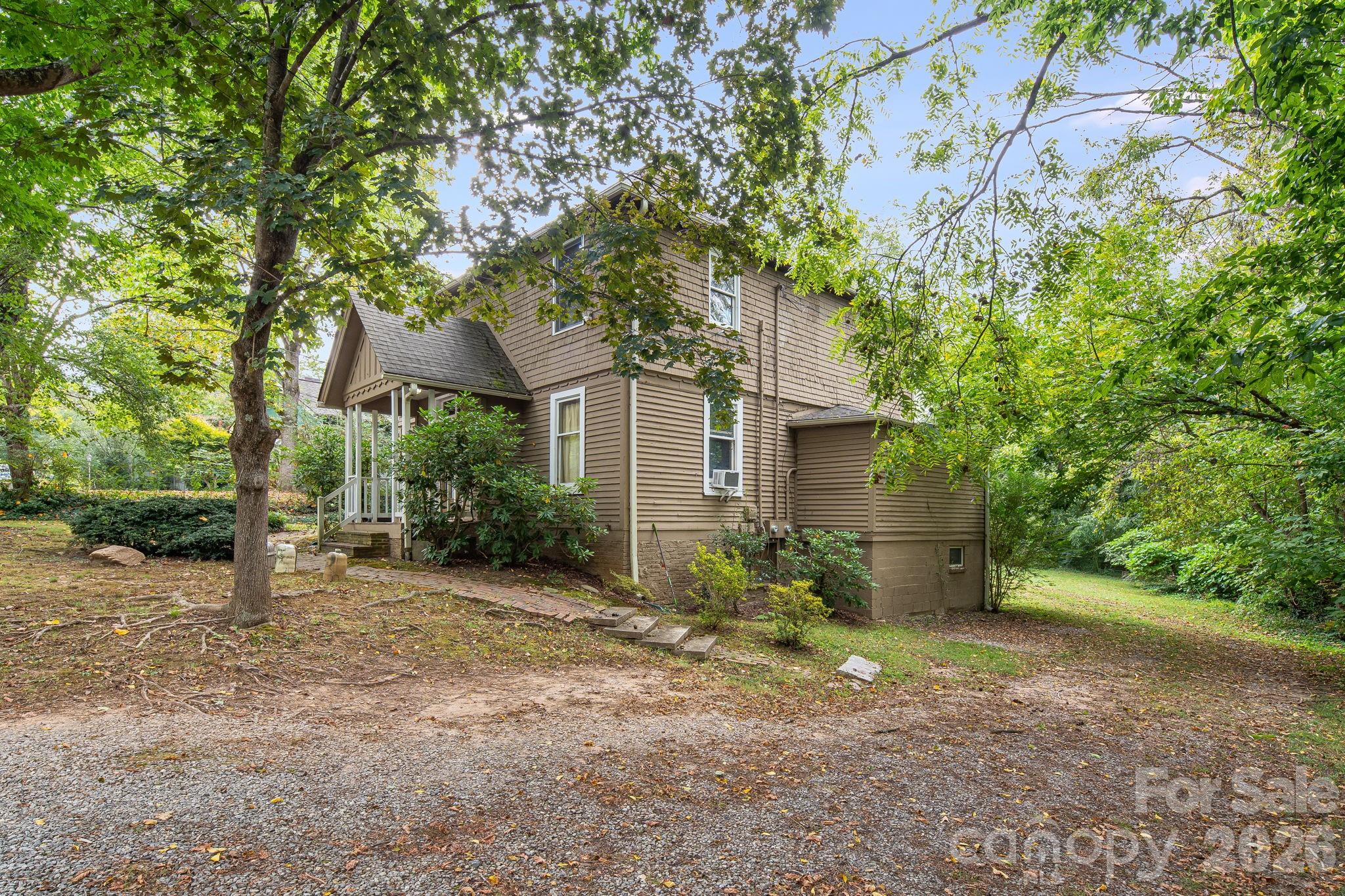 127 Hillside Street