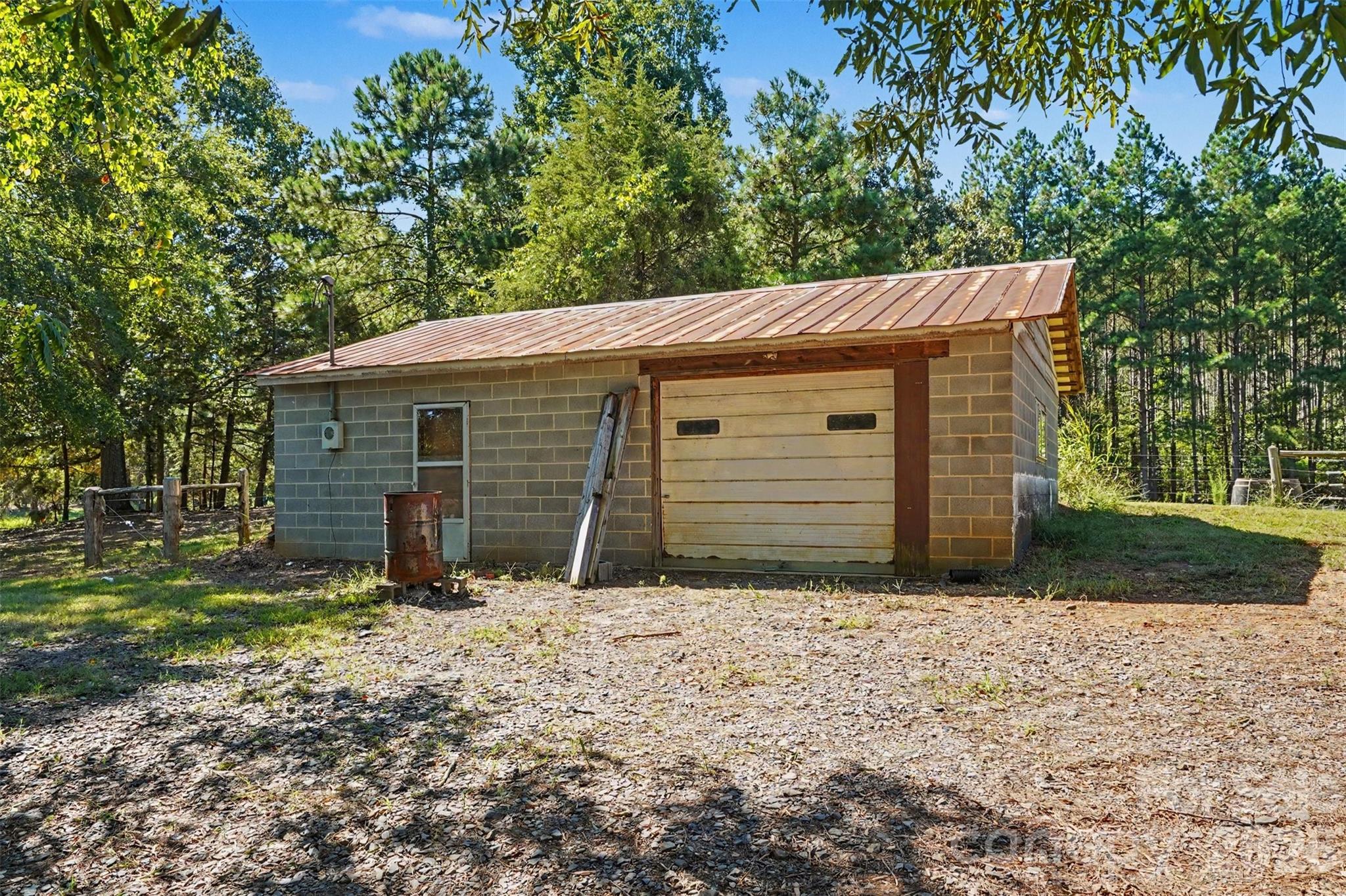 8121 Old Davis Road