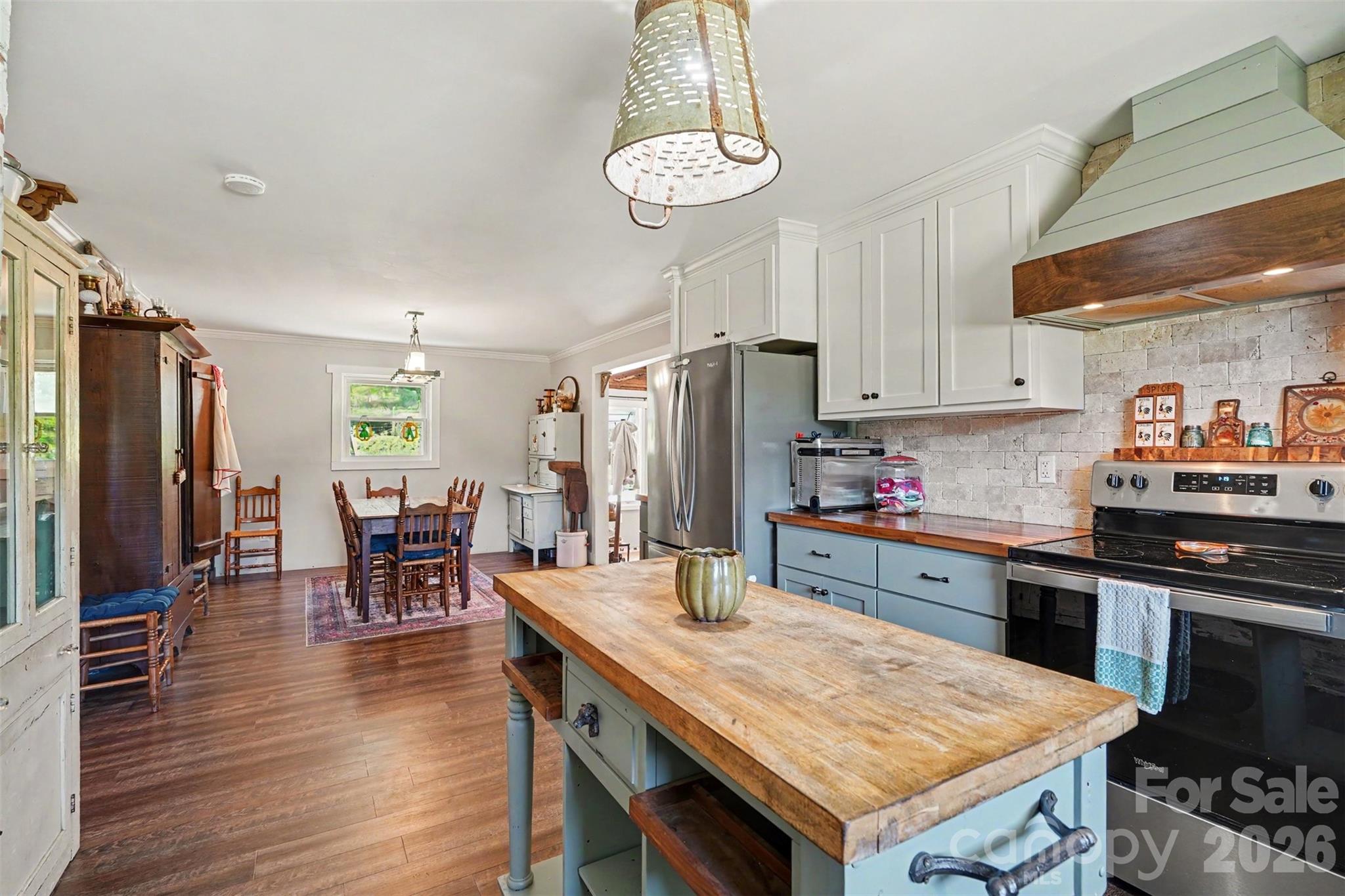 8121 Old Davis Road