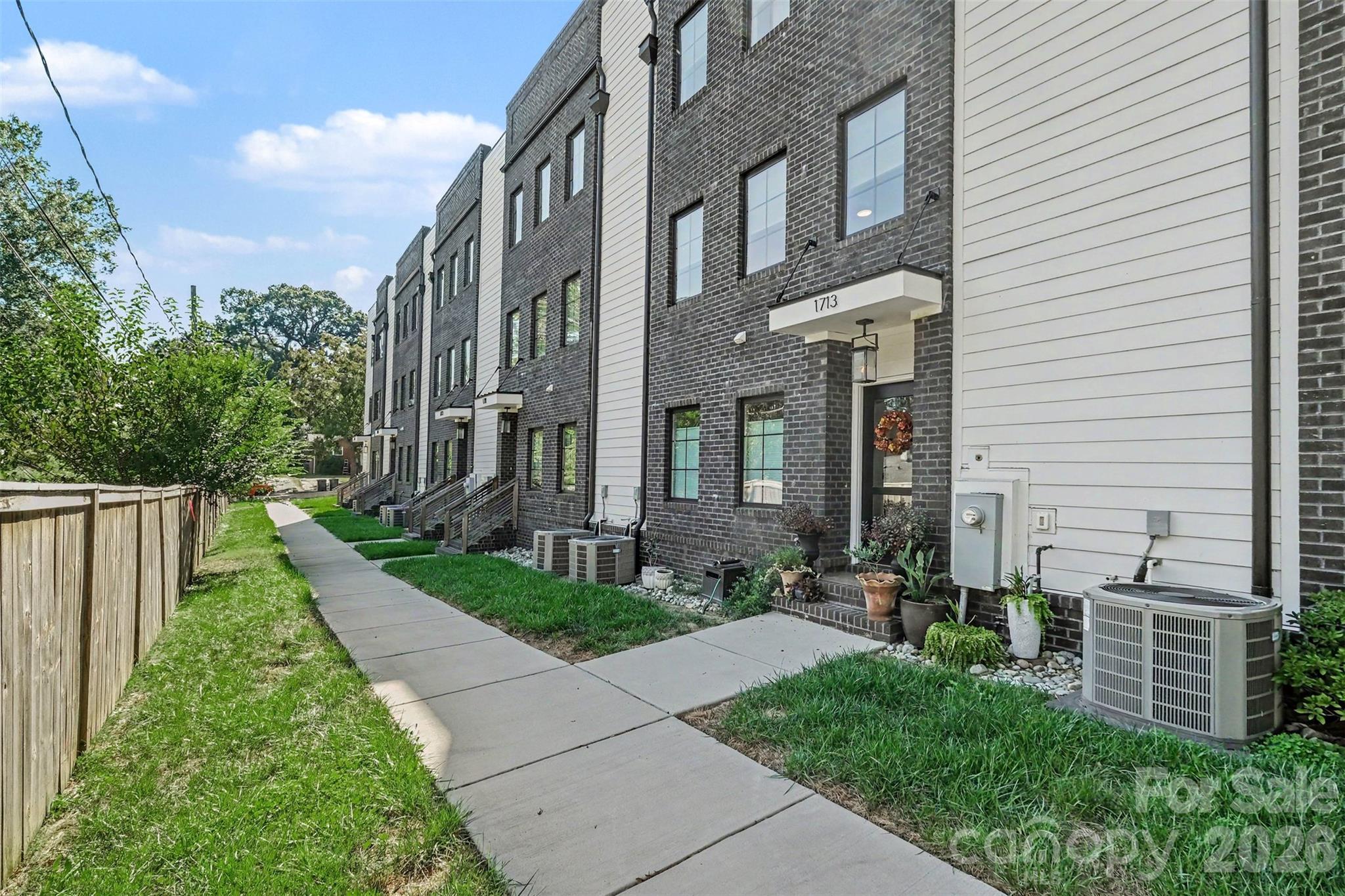 1713 Mimosa Avenue