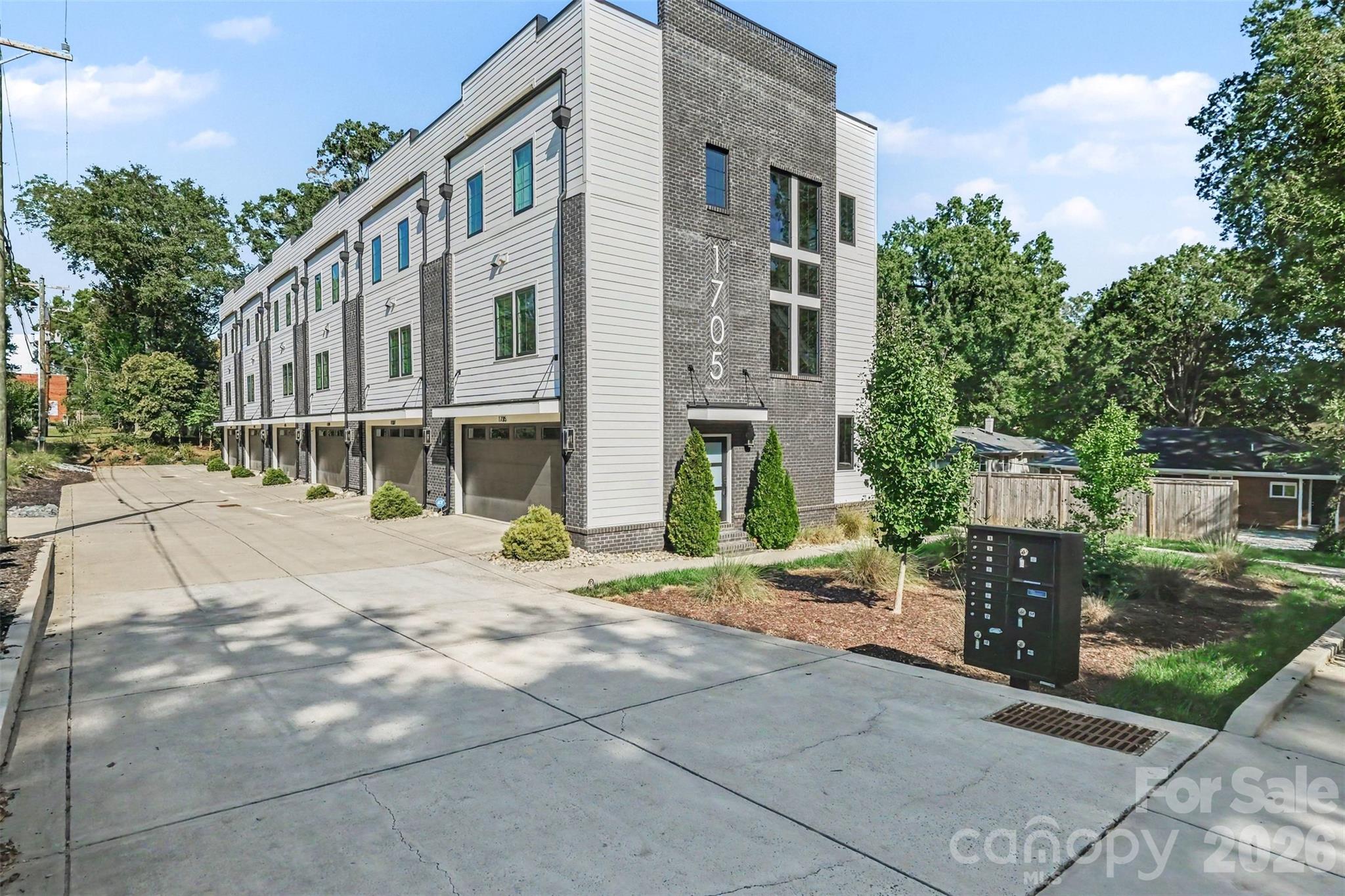 1713 Mimosa Avenue