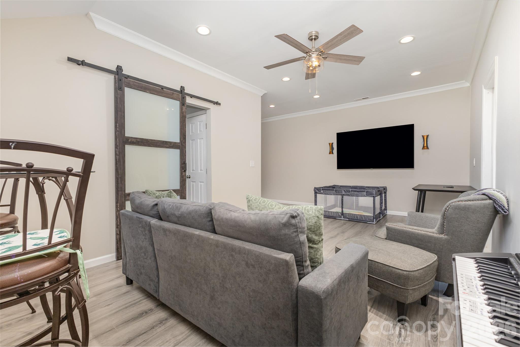 19004 Dry Narrows Way