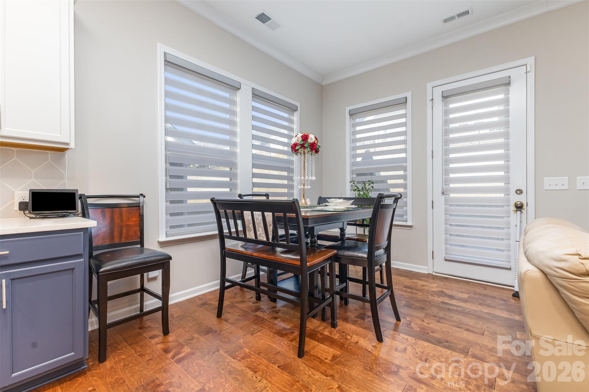 19004 Dry Narrows Way