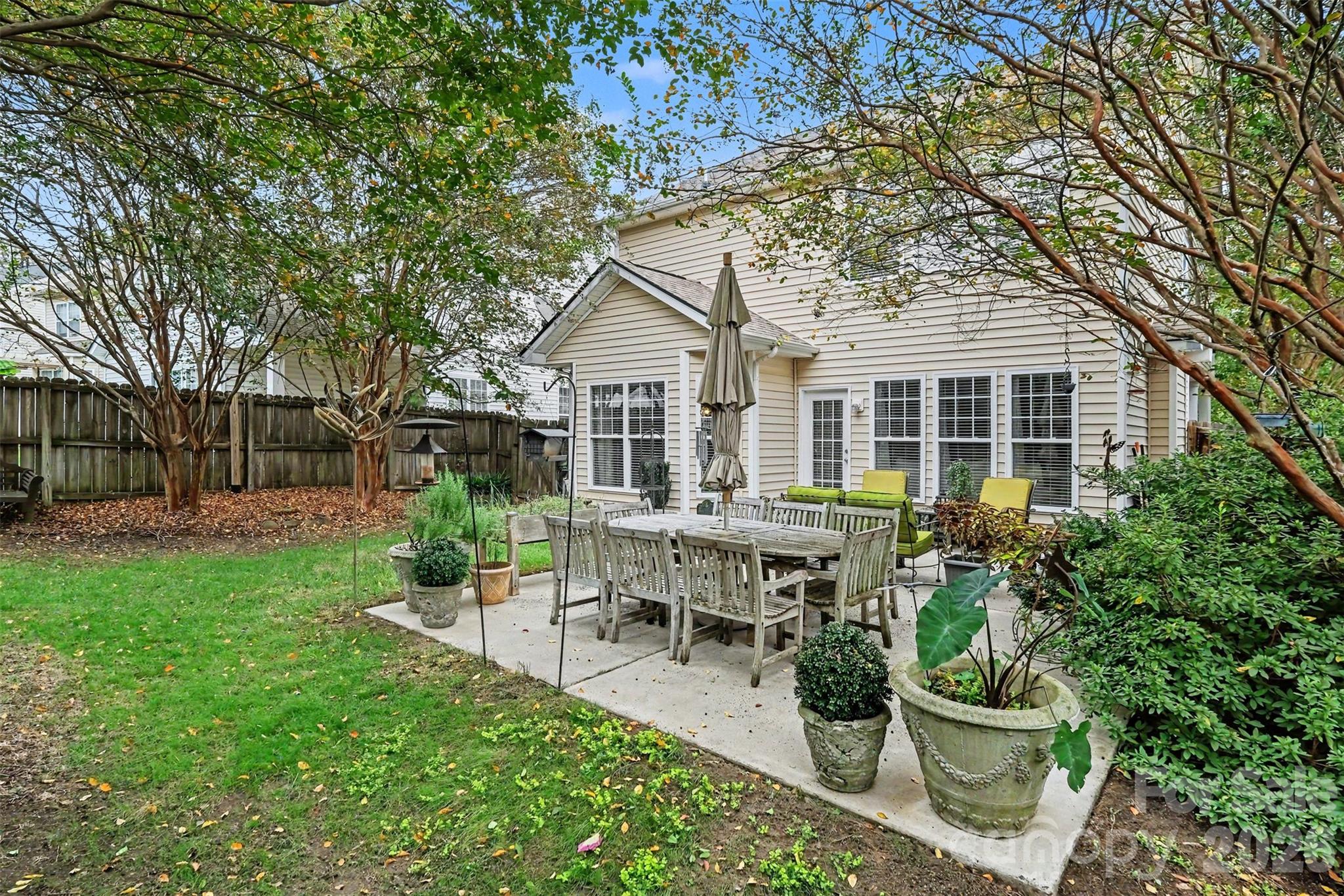 1727 Crabapple Tree Lane