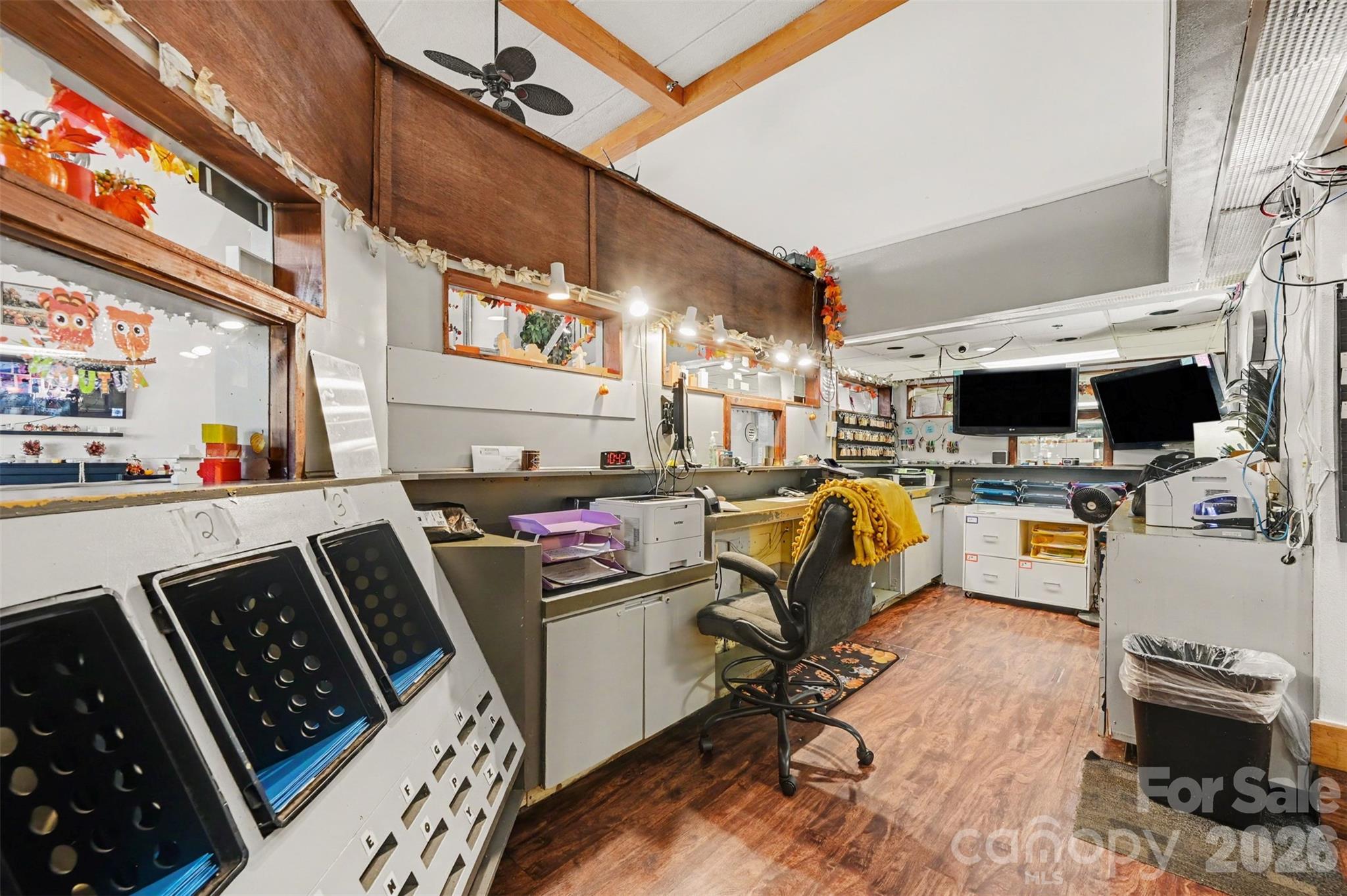 4904 Reagan Drive