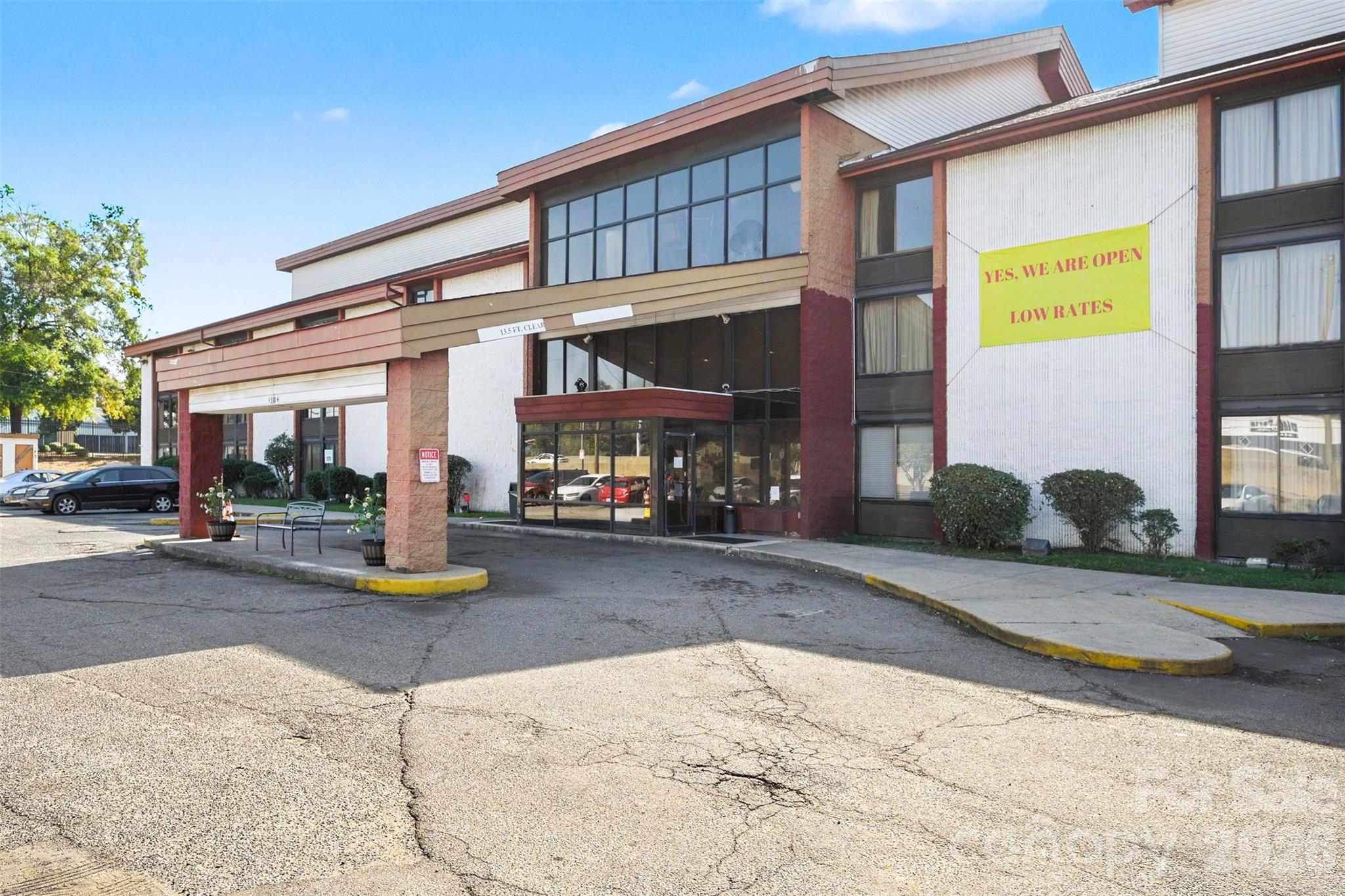 4904 Reagan Drive Charlotte Nc Us 28206 Car4435534