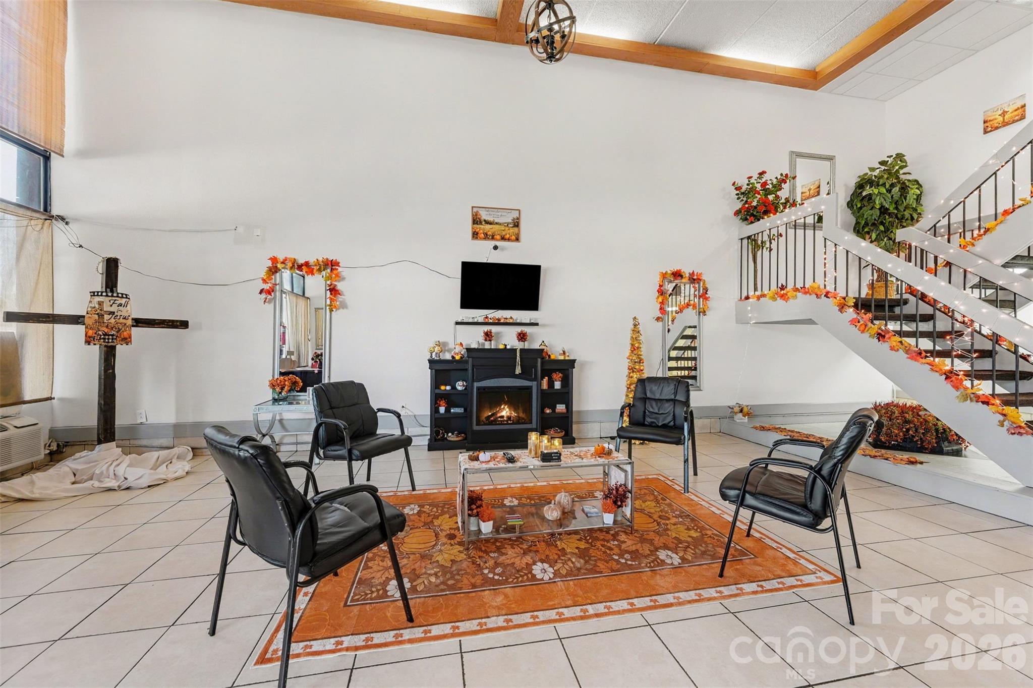 4904 Reagan Drive