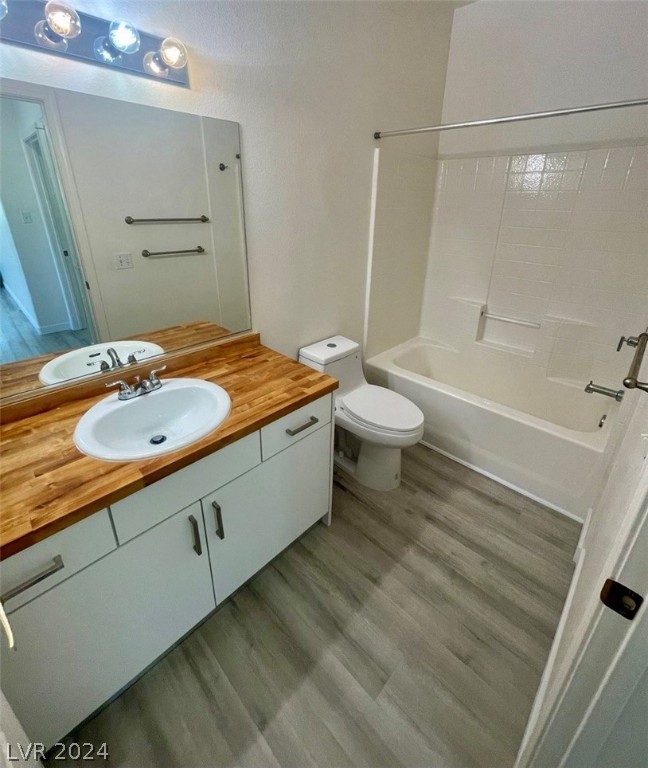 1301 Red Gable Lane 204