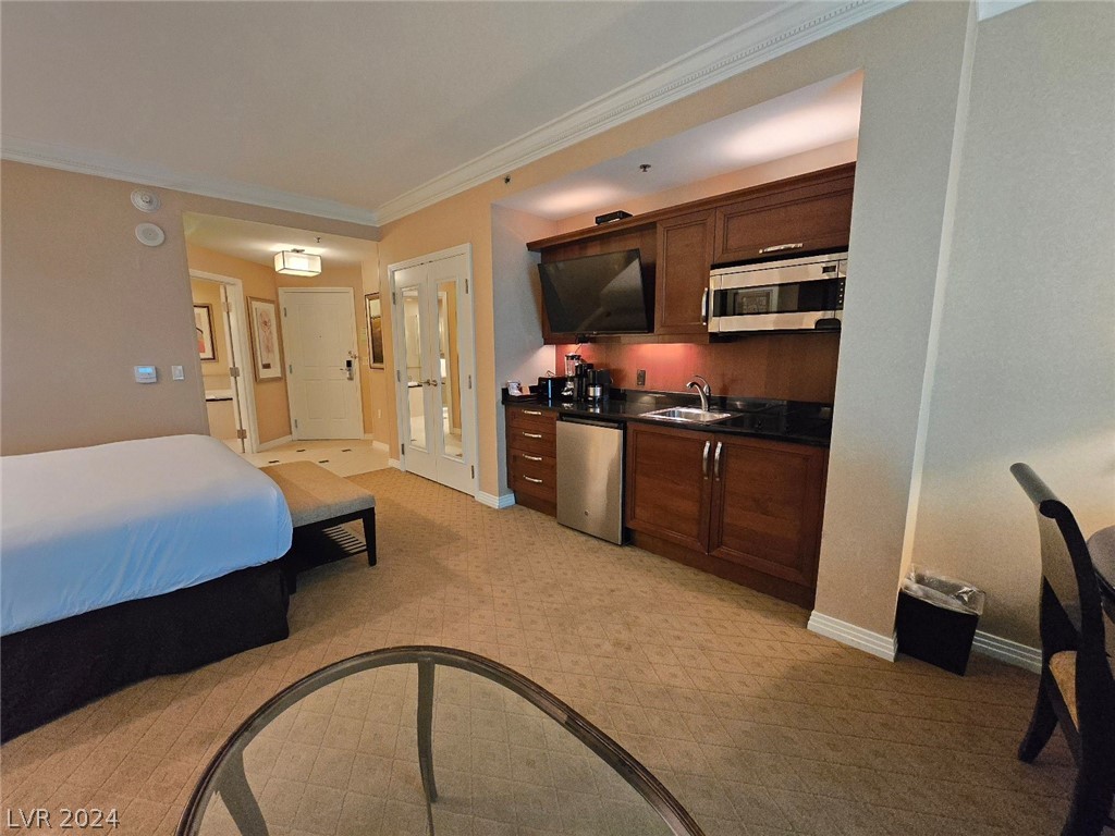 135 East Harmon Avenue 2807