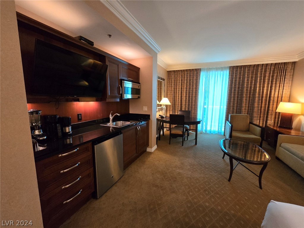 135 East Harmon Avenue 2807