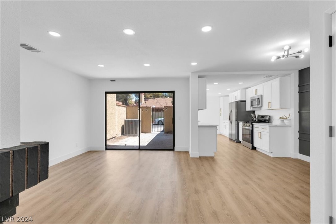 2388 Pickwick Drive 0