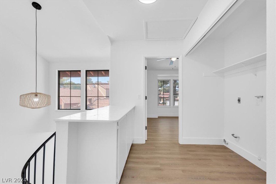 2388 Pickwick Drive 0