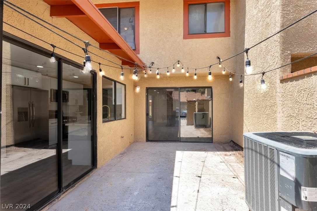 2388 Pickwick Drive 0