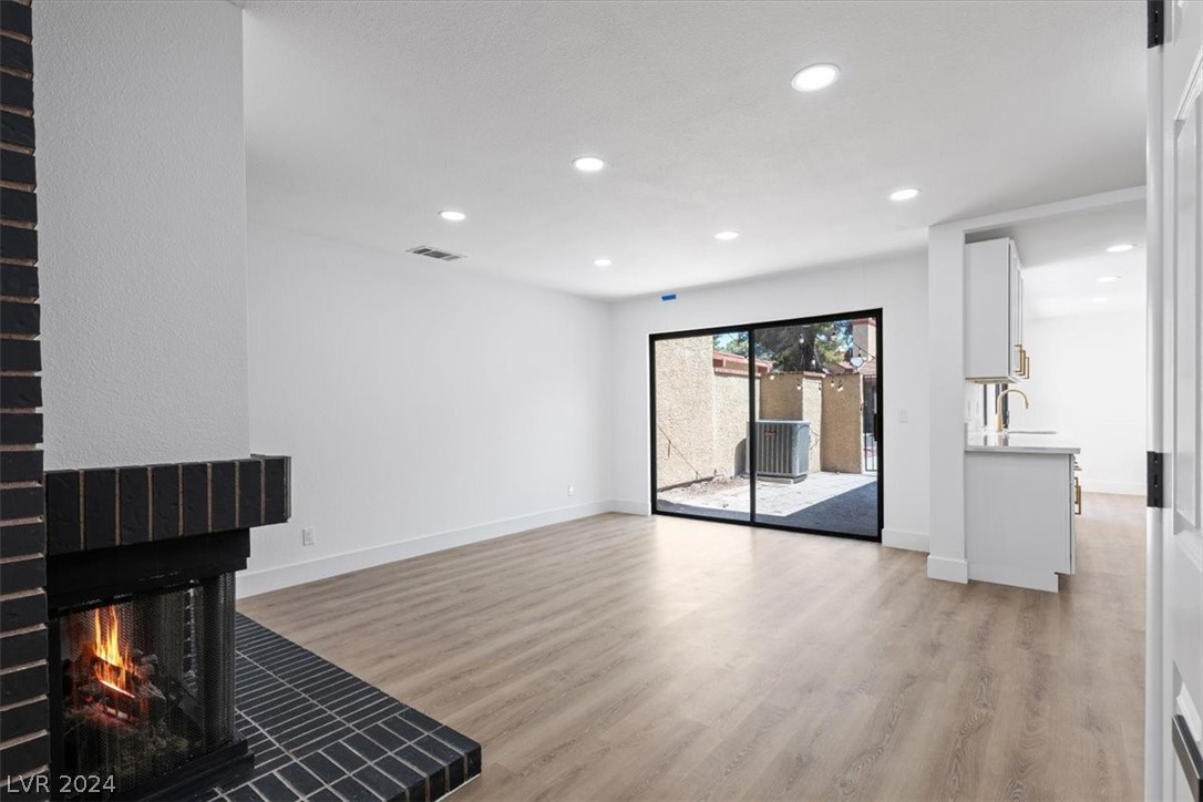 2388 Pickwick Drive 0