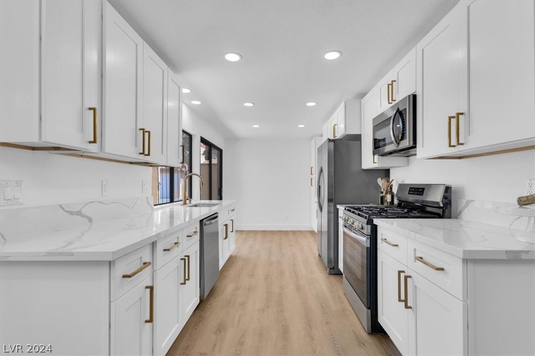 2388 Pickwick Drive 0