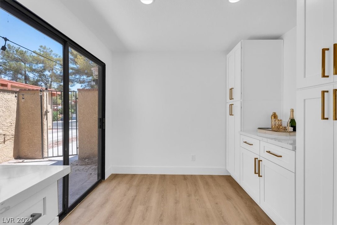 2388 Pickwick Drive 0