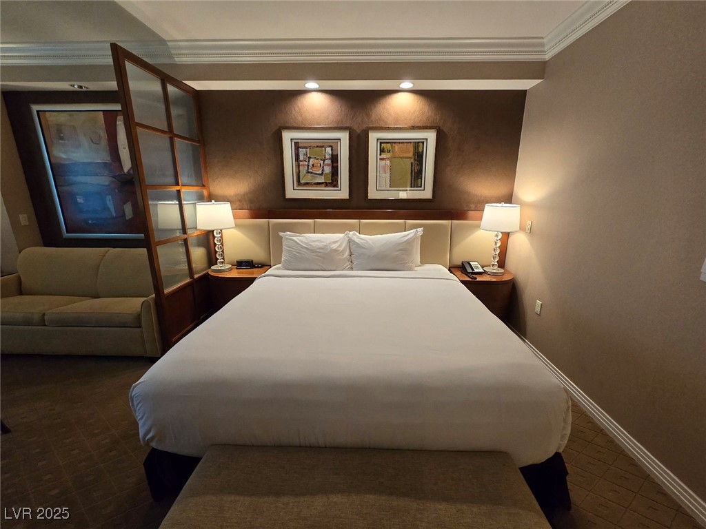 135 East Harmon Avenue 2203