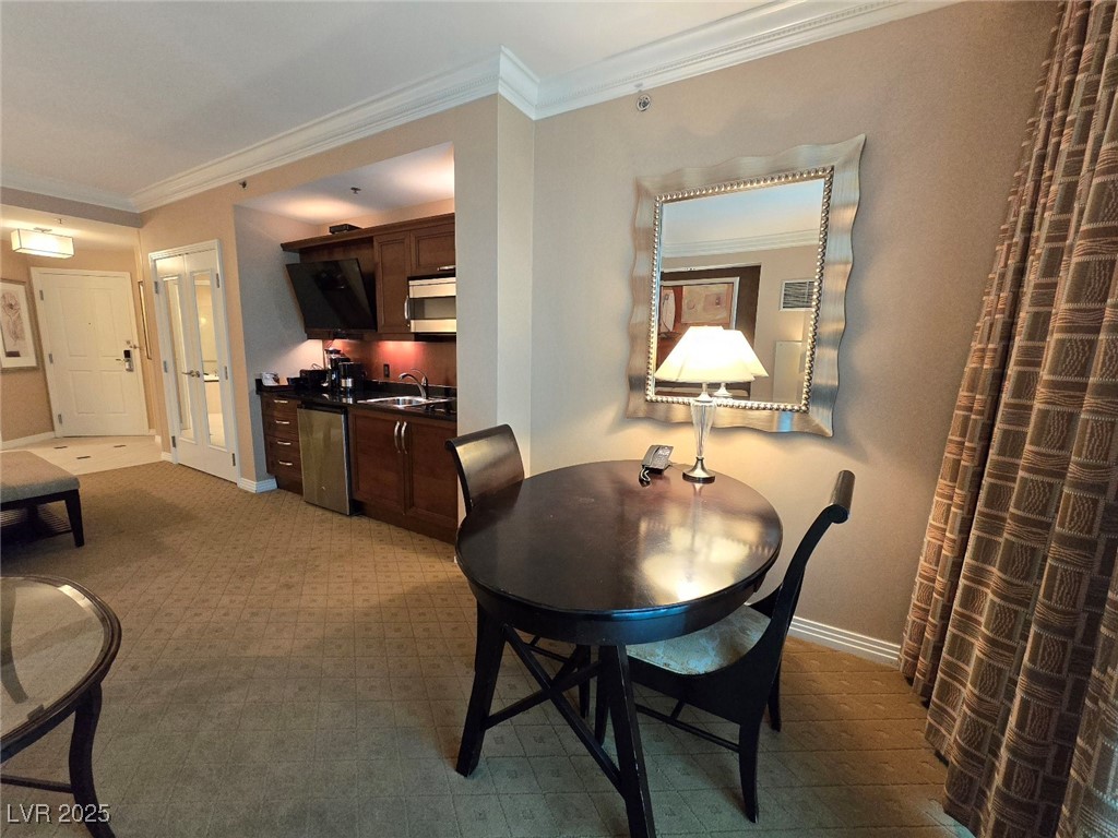 135 East Harmon Avenue 2203