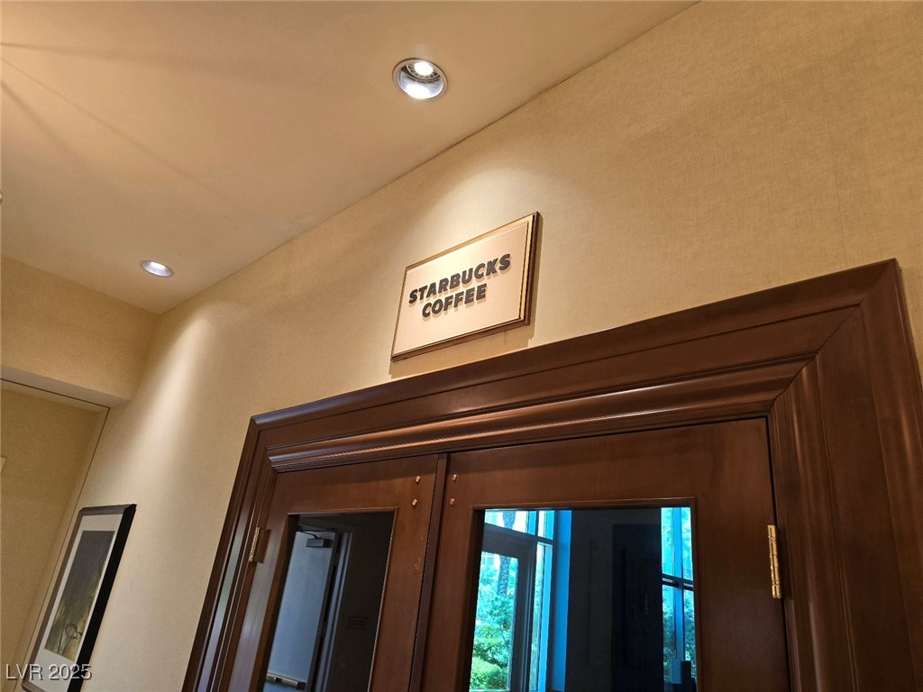 135 East Harmon Avenue 2203