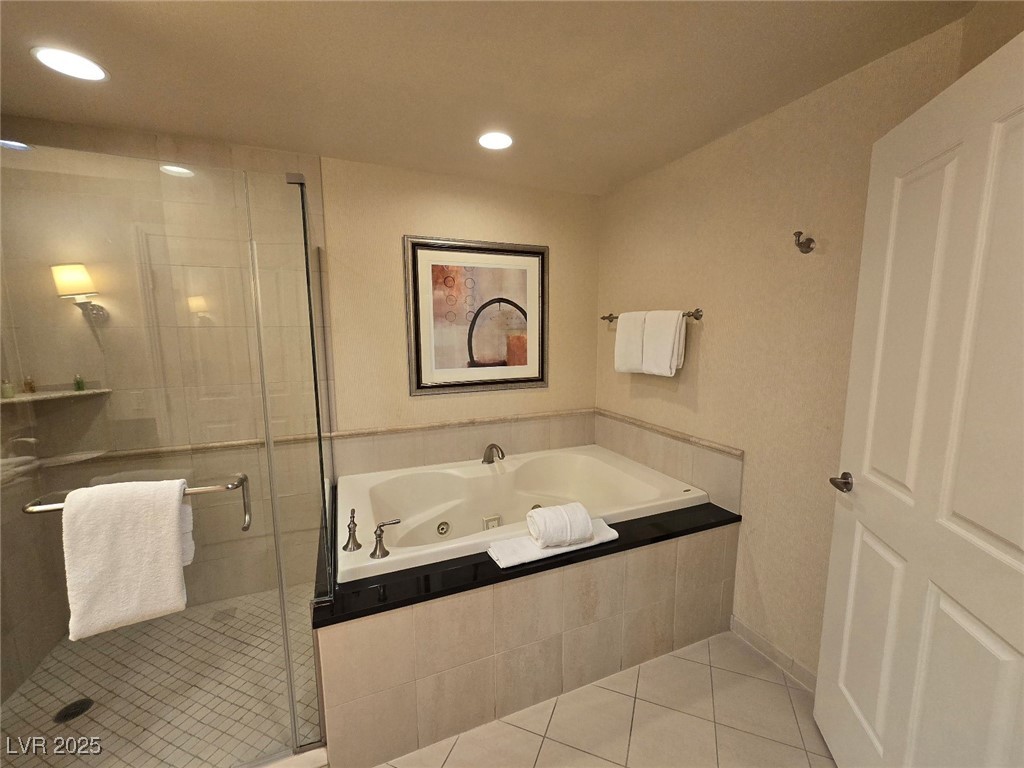 135 East Harmon Avenue 2203