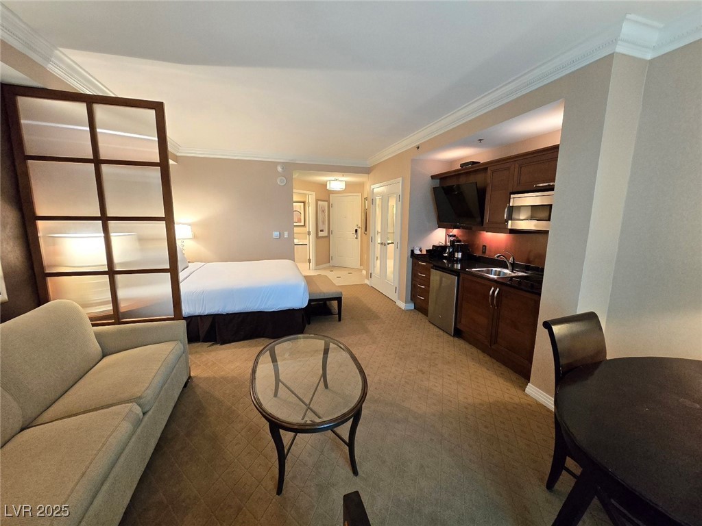 135 East Harmon Avenue 2203