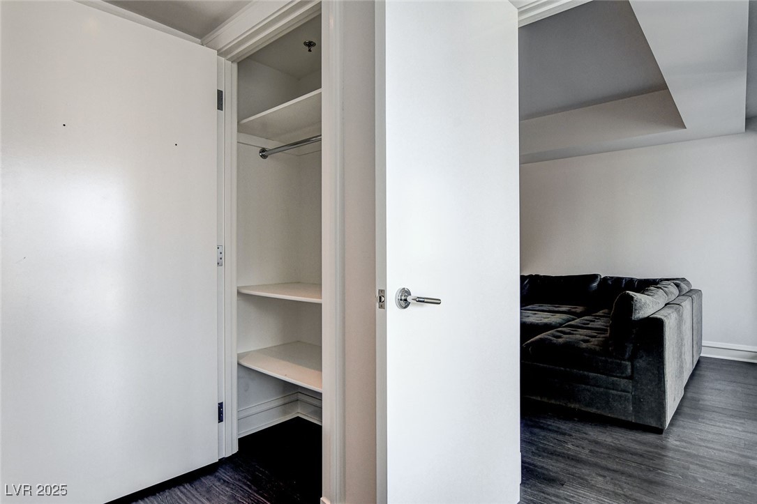 2700 South Las Vegas Boulevard 1305