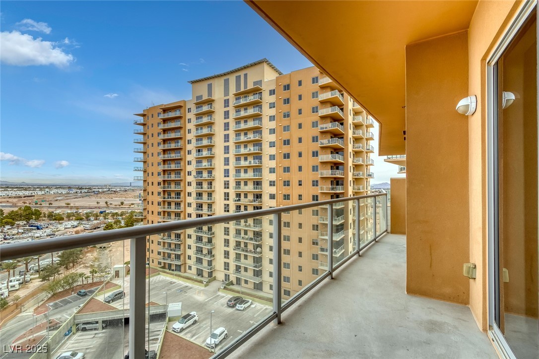 8255 Las Vegas Boulevard 1318