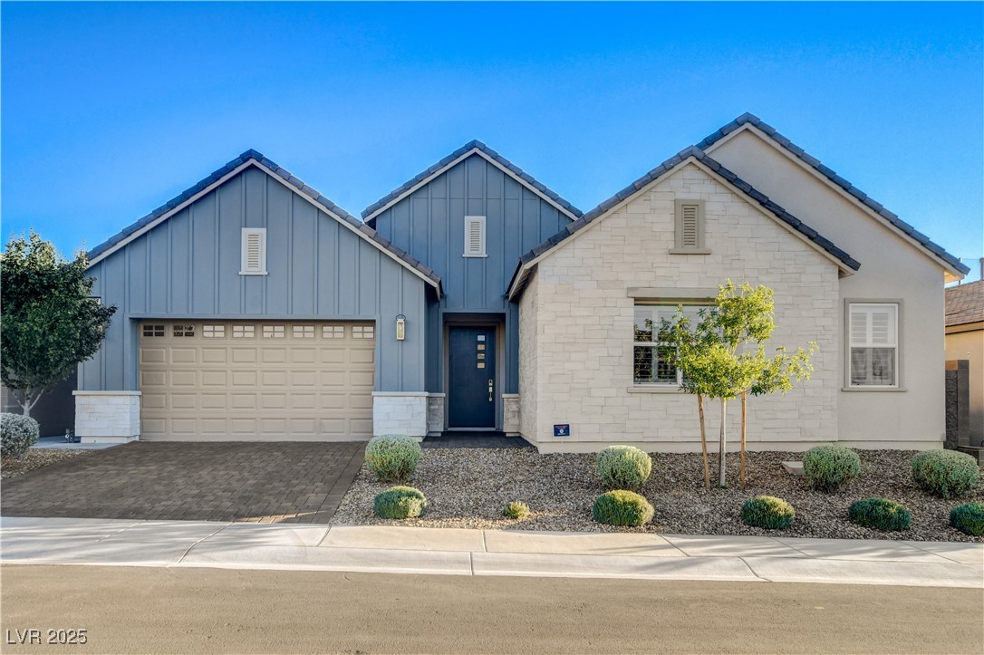 2667 Canvas Sky Street