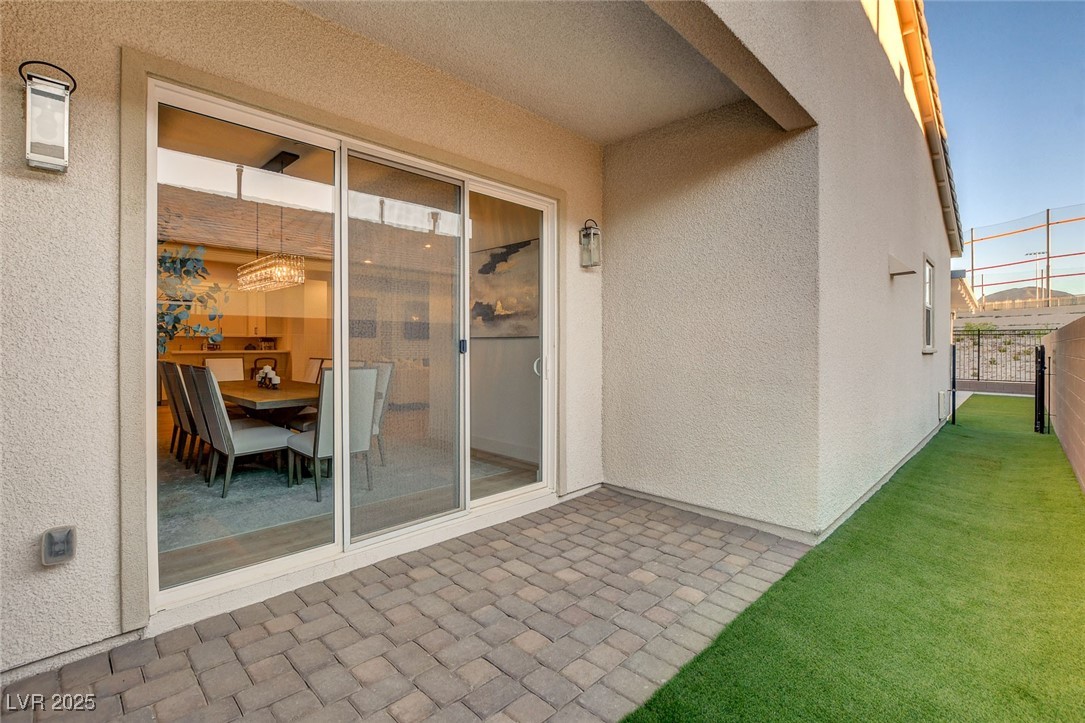 2667 Canvas Sky Street