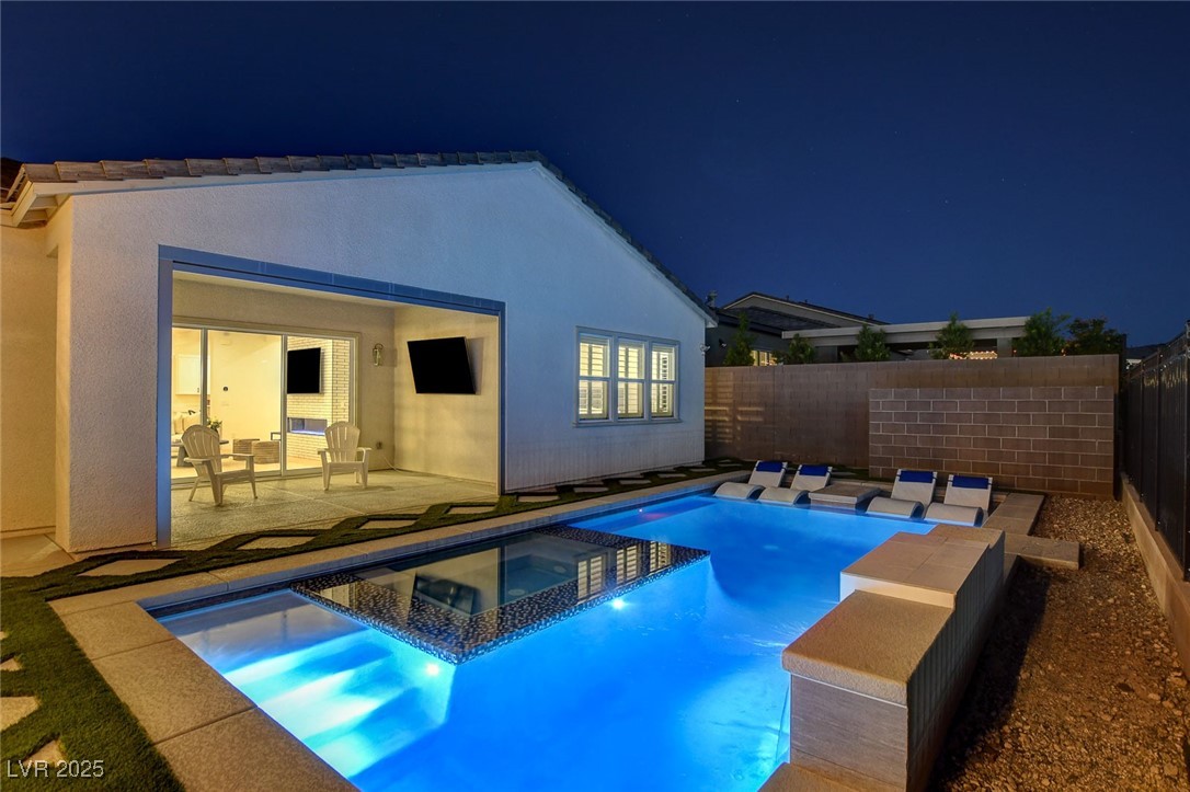 2667 Canvas Sky Street