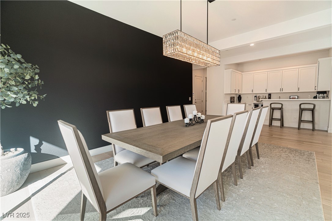 2667 Canvas Sky Street